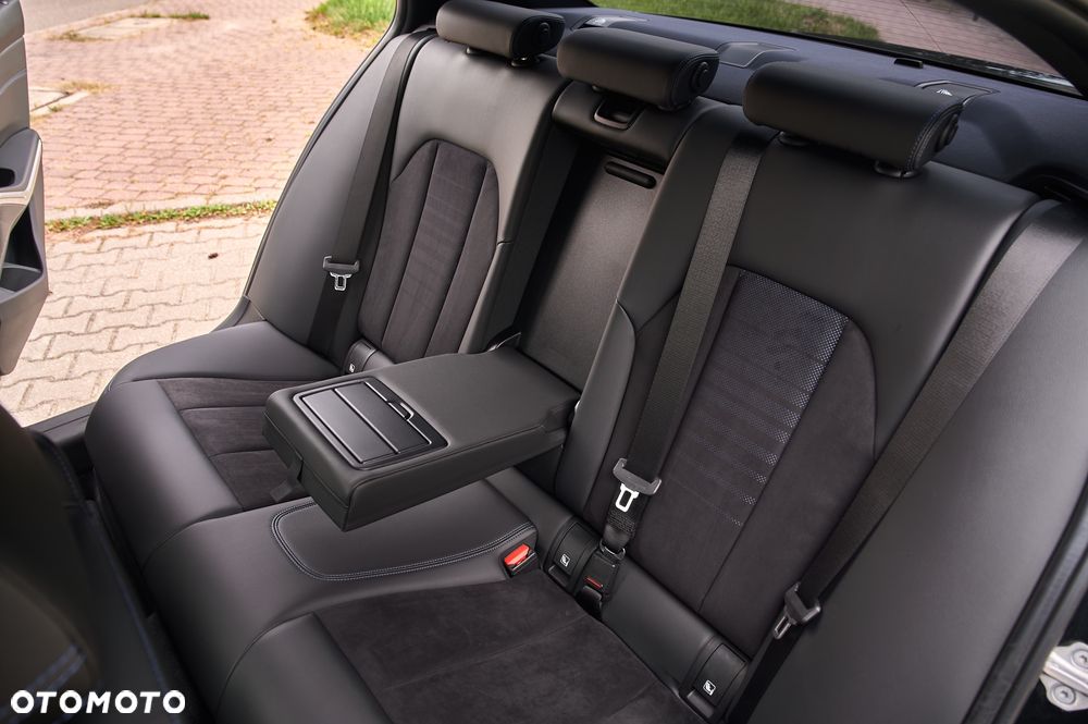 BMW Seria 3 320d xDrive M Sport Shadow - 23