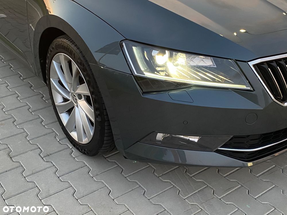Skoda Superb 2.0 TDI Style DSG - 2