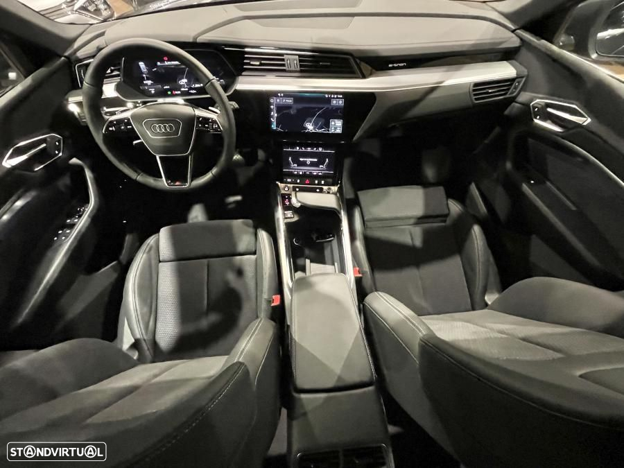 Audi Q8 e-Tron 55 quattro S line - 28