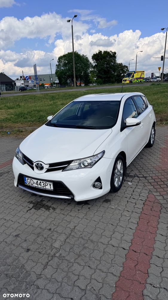 Toyota Auris 2.0 D-4D Prestige - 2