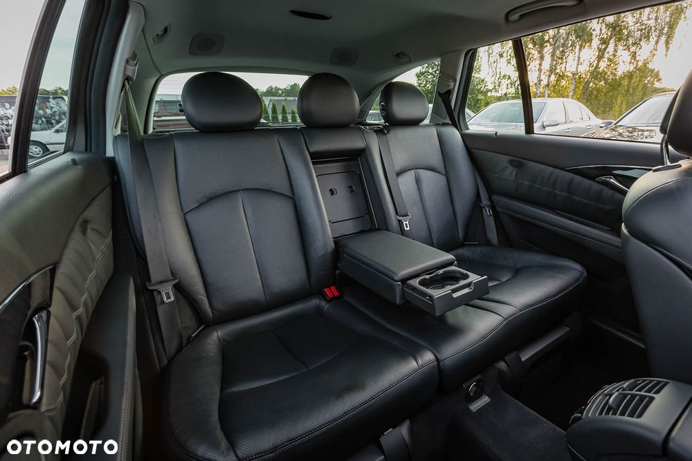 Mercedes-Benz Klasa E 500 4-Matic T Avantgarde - 25