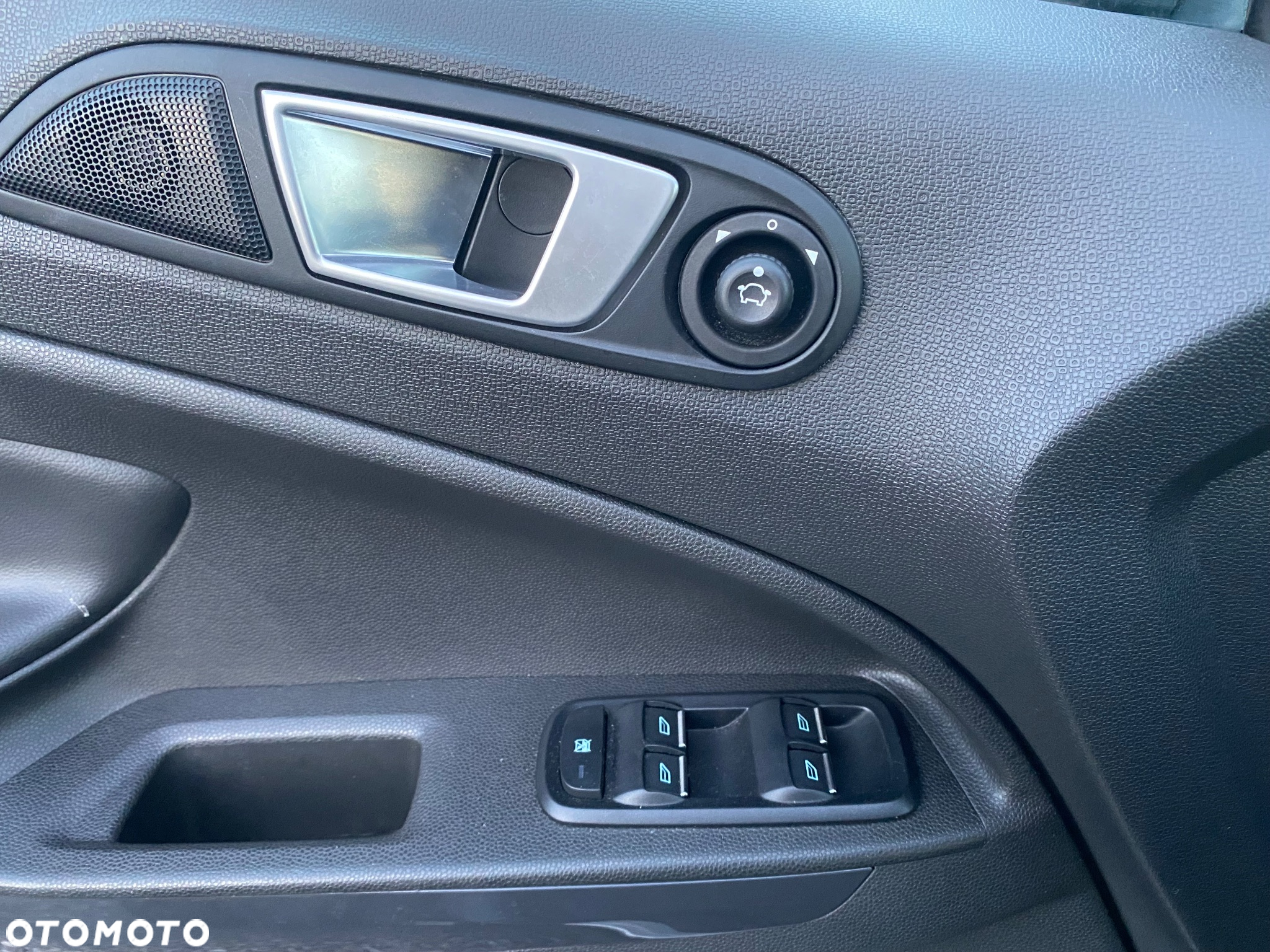 Ford EcoSport 1.0 EcoBoost TITANIUM - 19