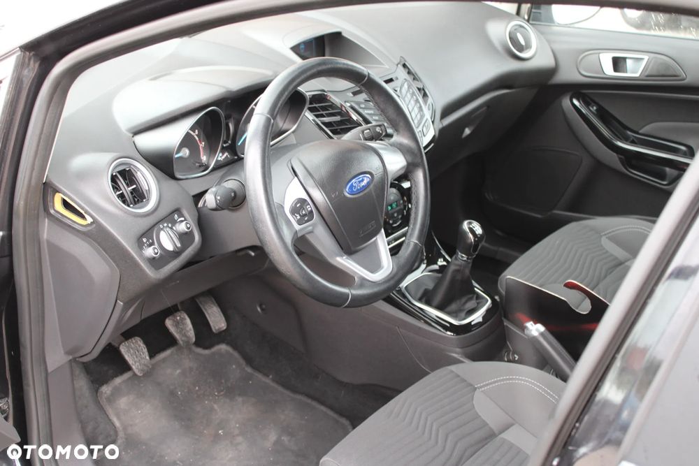 Ford Fiesta - 10