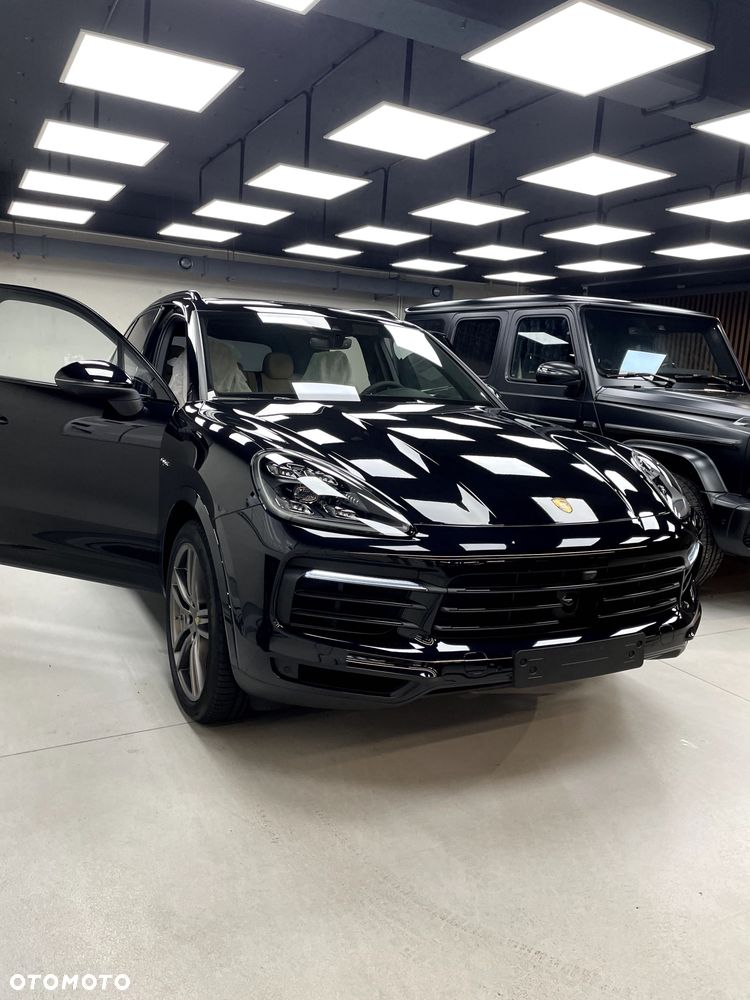 Porsche Cayenne - 4