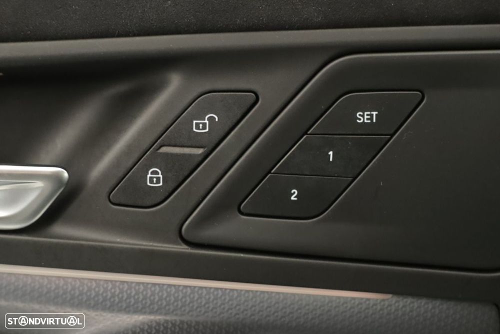 BMW iX2 eDrive20 Pack Desportivo M - 21