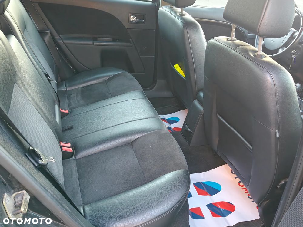 Ford Mondeo 2.2 TDCi Ghia - 8