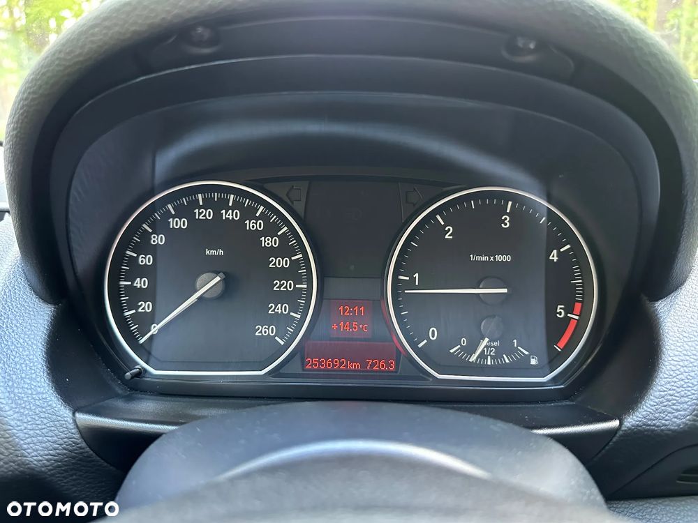 BMW Seria 1 120d DPF - 13