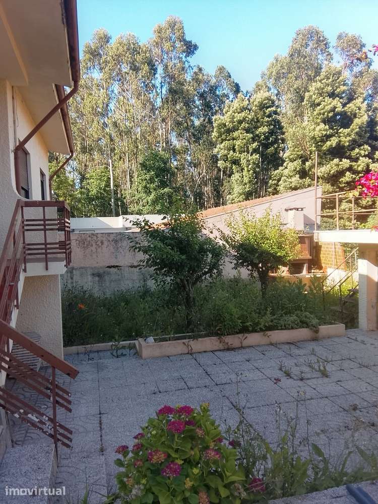 Moradia T3 com jardim, cave e varanda na Maia - Grande imagem: 3/20