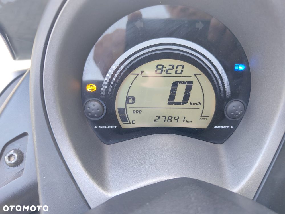 Yamaha NMAX - 11