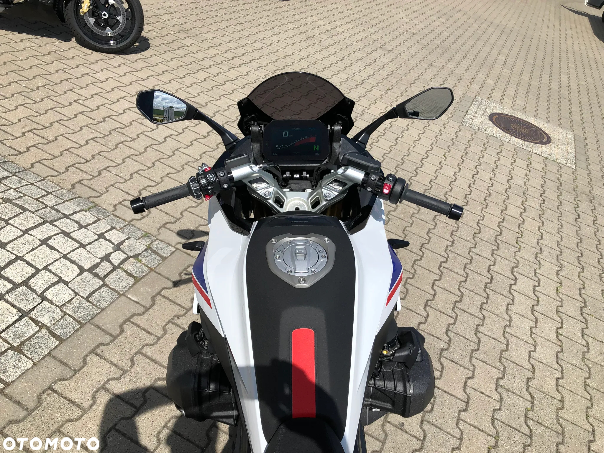BMW R - 8