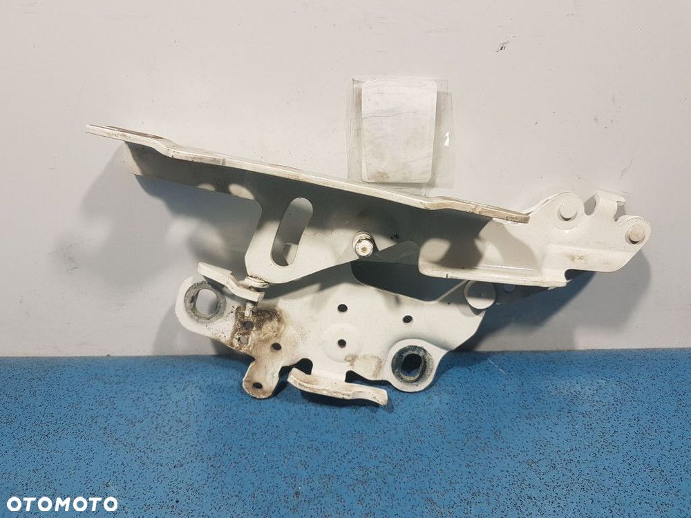BMW 4 F36  ZAWIAS MASKI PRAWY A300 - 2