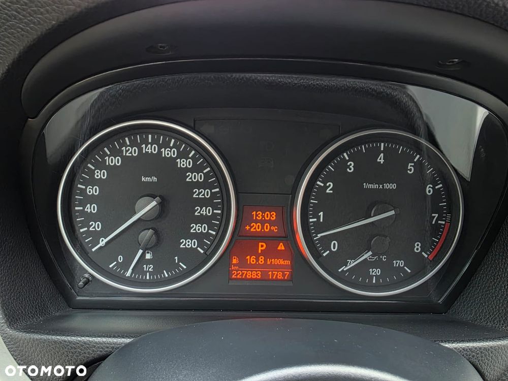 BMW Seria 3 325i - 18