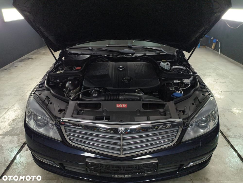 Mercedes-Benz Klasa C 200 CDI DPF BlueEFFICIENCY SPORT EDITION - 38