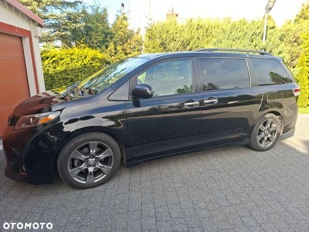 Toyota Sienna 3.5 V6 - 8