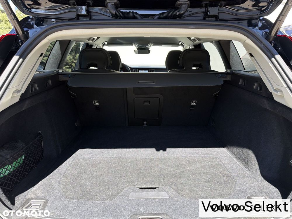 Volvo V60 Cross Country - 32