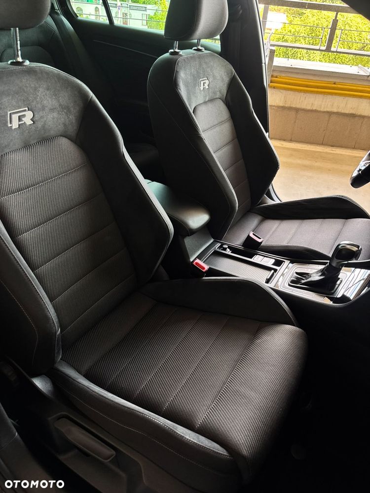Volkswagen Golf - 25