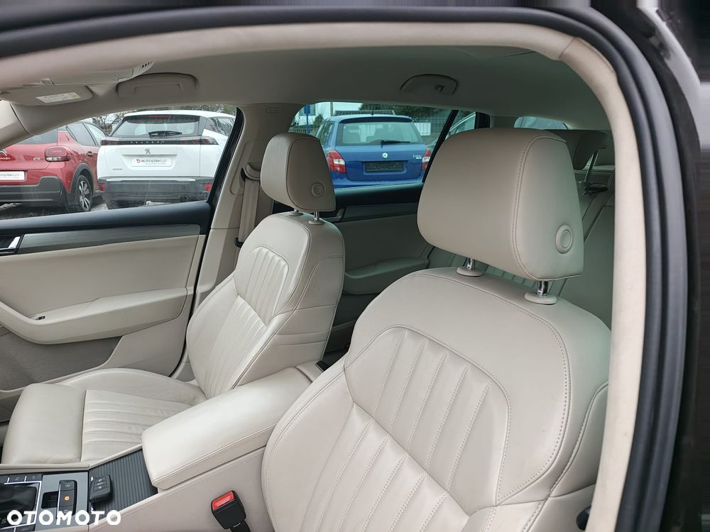 Skoda Superb 2.0 TDI DSG Premium Edition - 13
