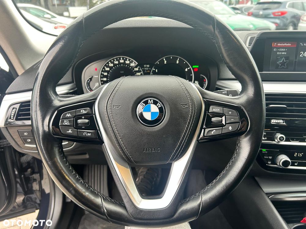 BMW Seria 5 520d - 29