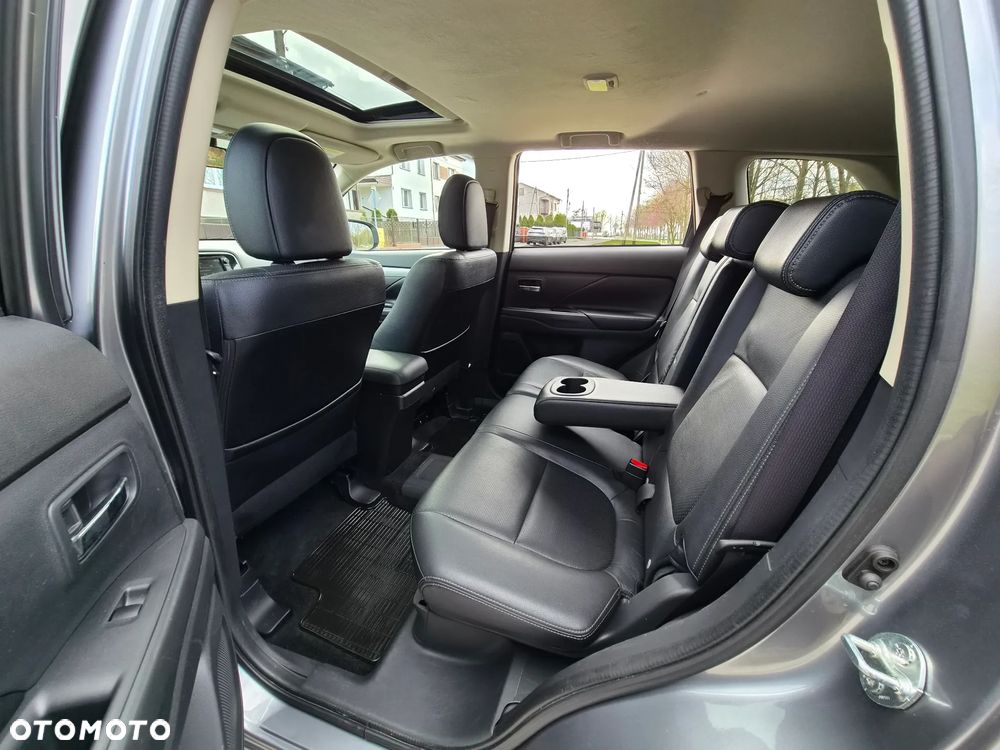 Mitsubishi Outlander - 27