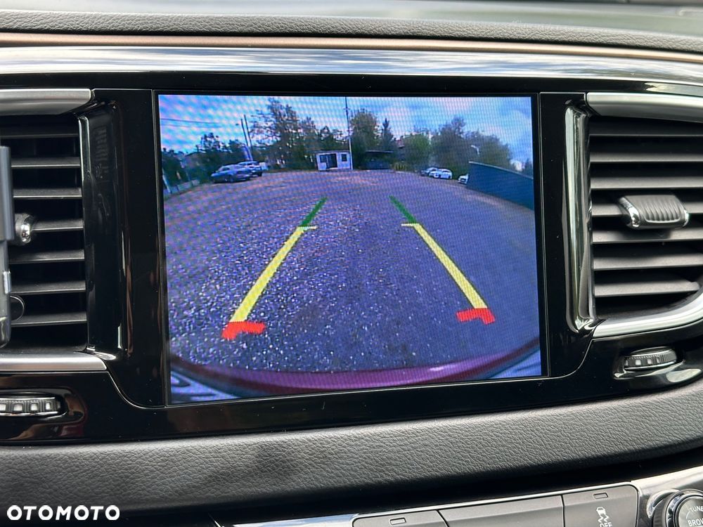 Chrysler Pacifica - 34