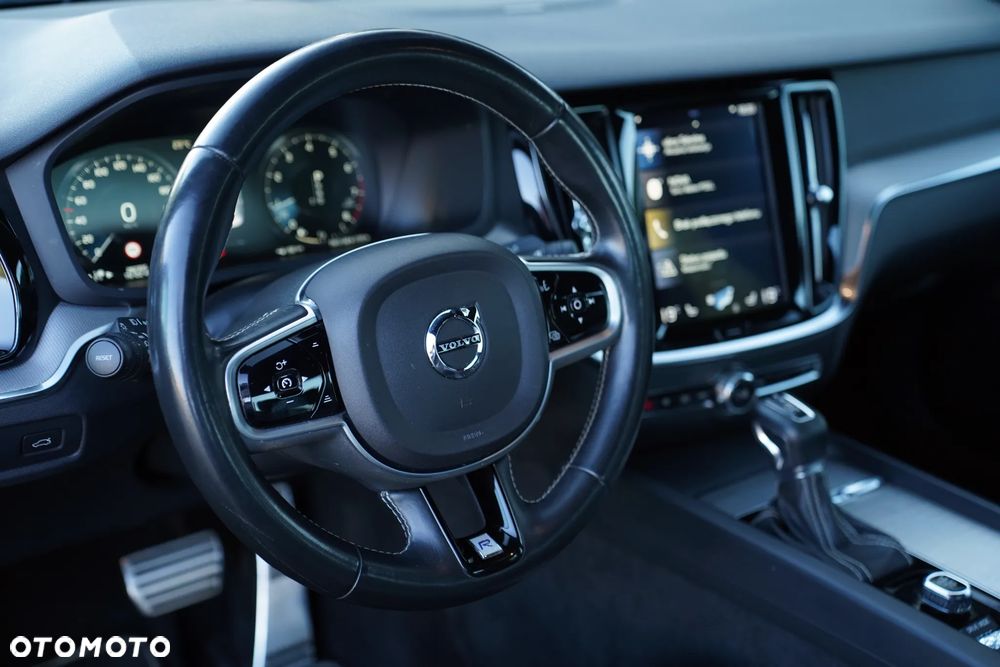 Volvo S60 T5 R-Design - 19