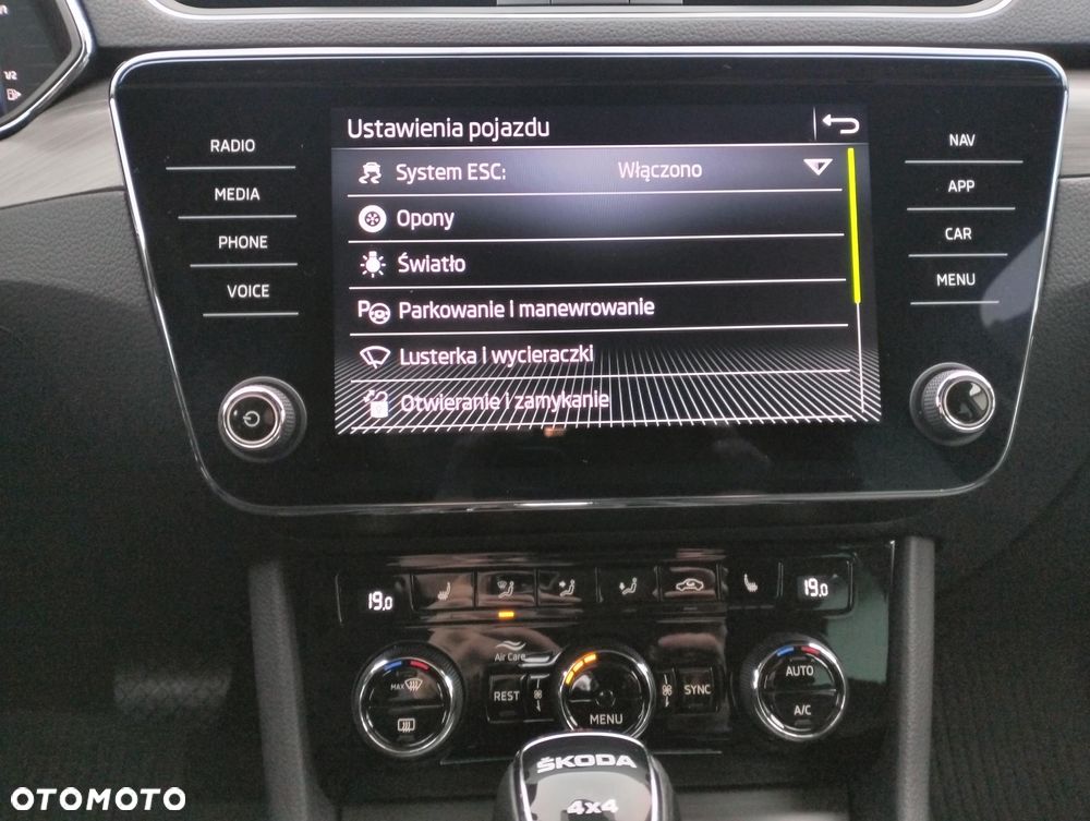 Skoda Superb 2.0 TDI SCR 4x4 Style DSG - 27