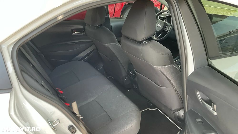 Toyota Corolla 1.8 HSD Dynamic - 8