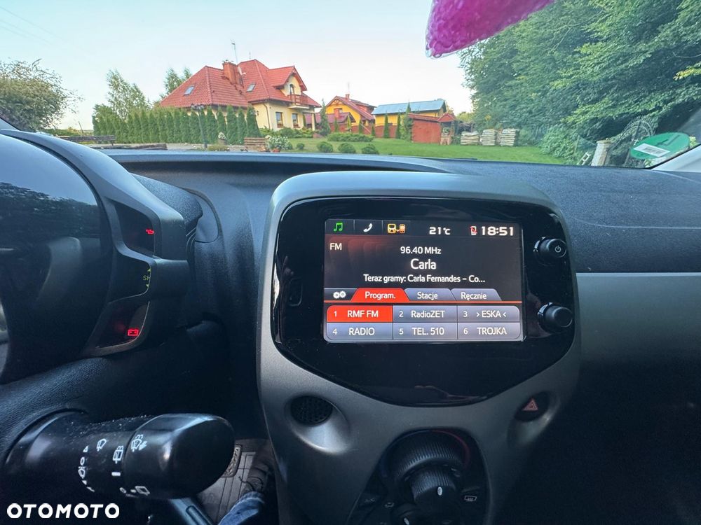 Toyota Aygo x mit x-business Paket - 13