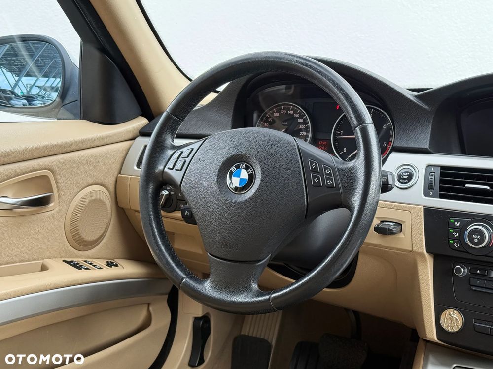 BMW Seria 3 318d Touring Sport Line - 15