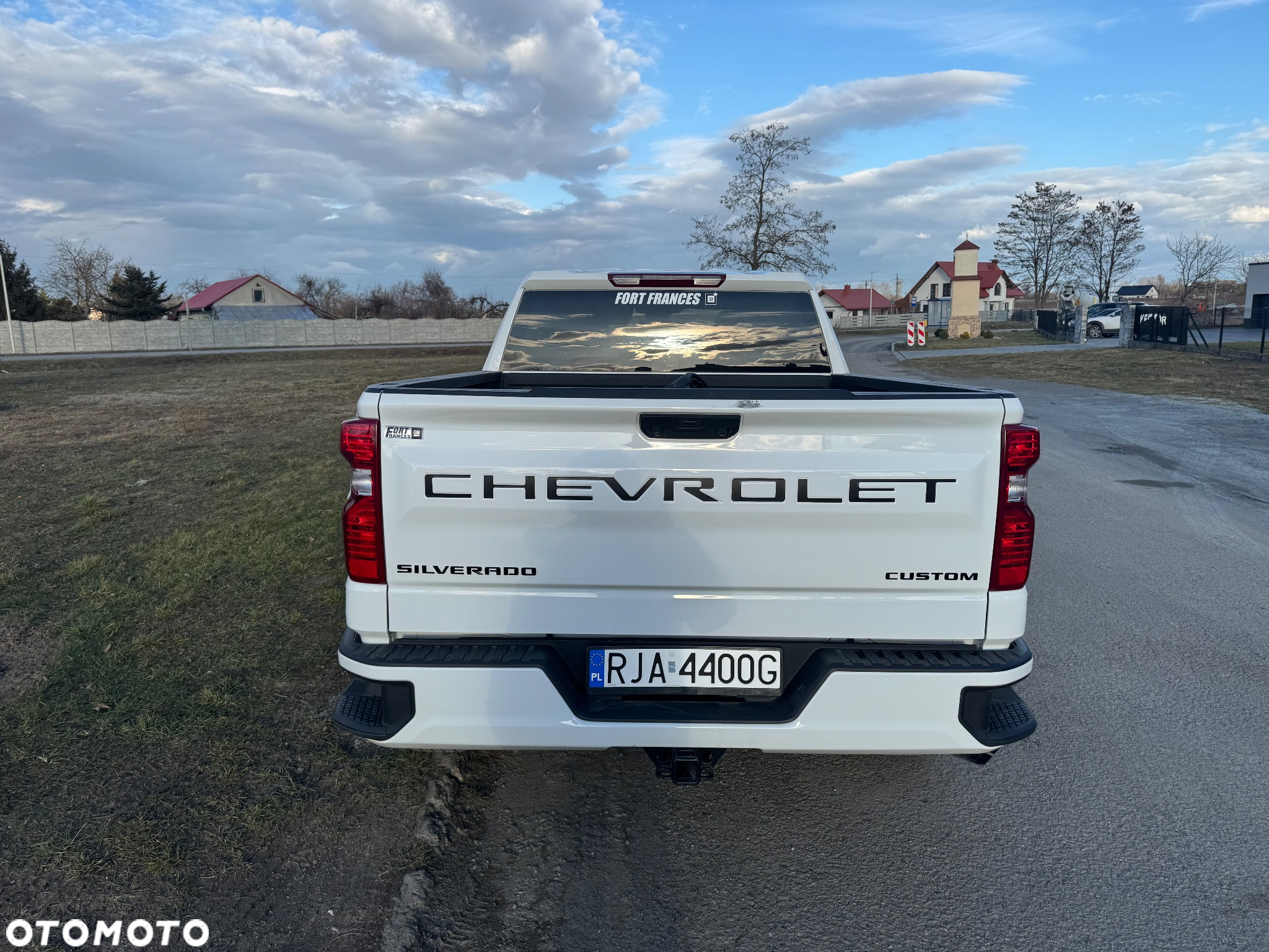 Chevrolet Silverado - 33