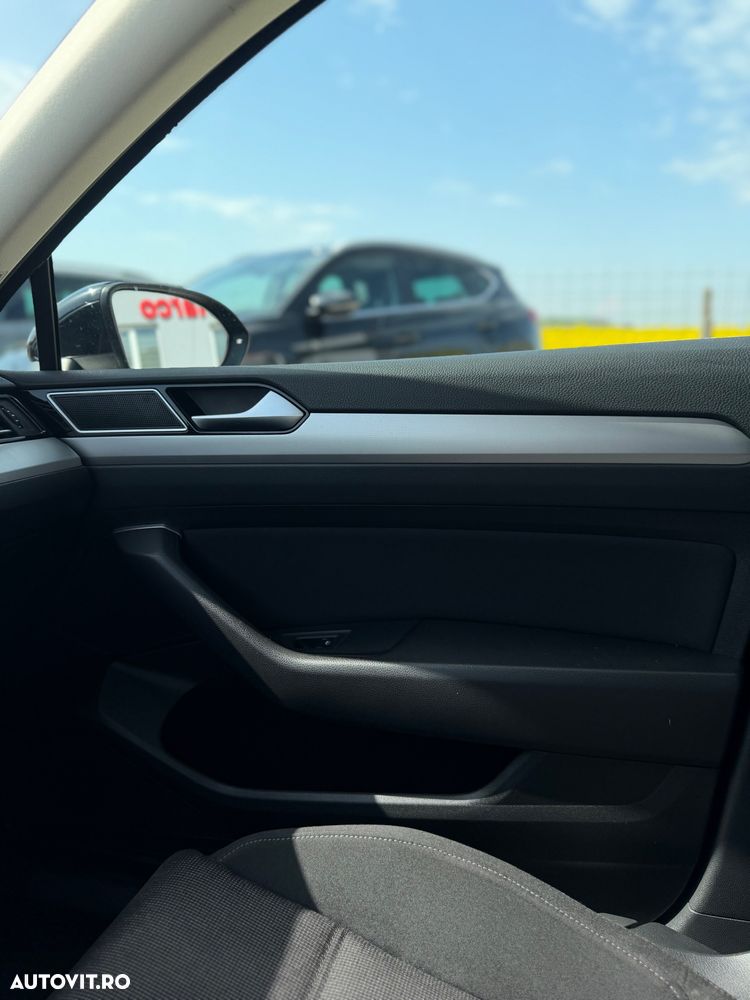 Volkswagen Passat 2.0 TDI Comfortline - 23