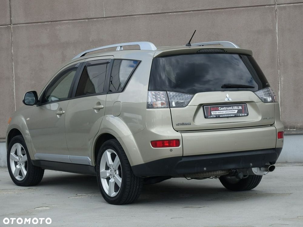 Mitsubishi Outlander 2.4 4WD Inform - 9