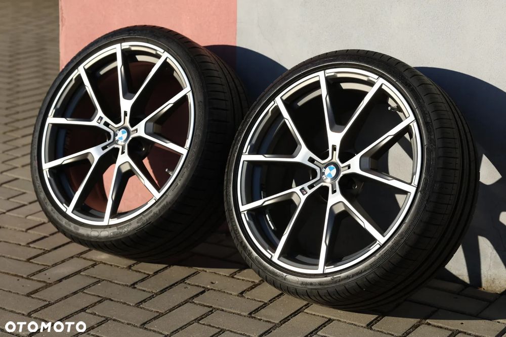 BMW Seria 8 - 32