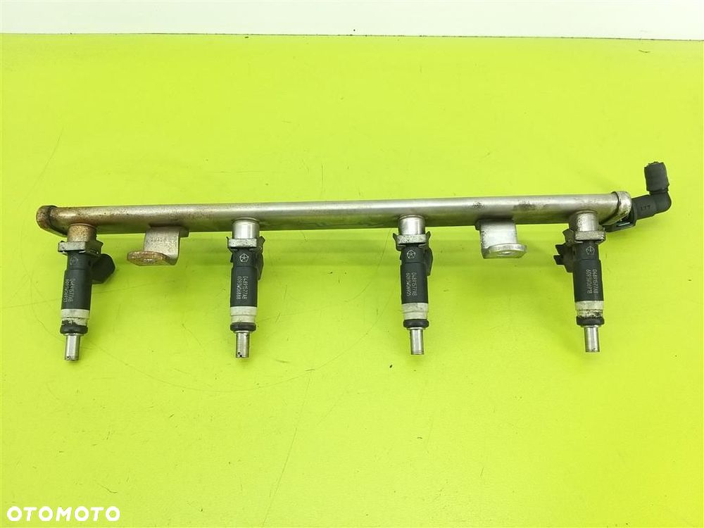 Listwa wtryskiwaczy Dodge Caliber 2.0 B 04891577AB 6093W06888 - 1