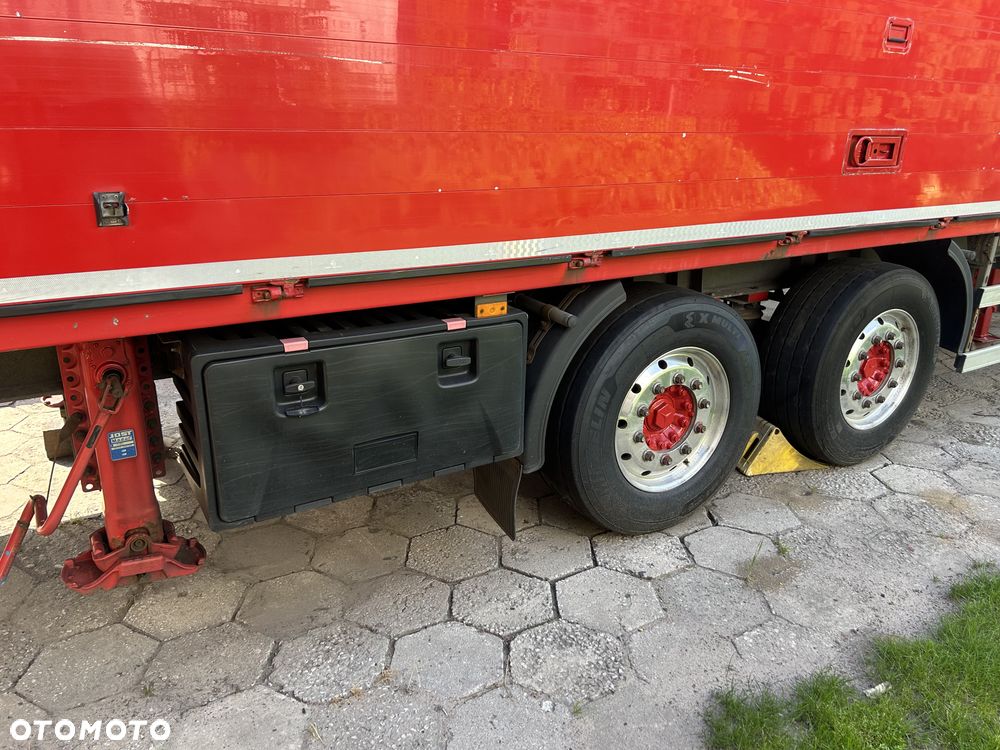Schmitz Cargobull 7.7m OCYNK OSIE MERCEDES ALUFELGI KONTENER TANDEM NAPOJÓWKA OTWIERANY BOK DO NAPOJÓW STAN BDB - 4