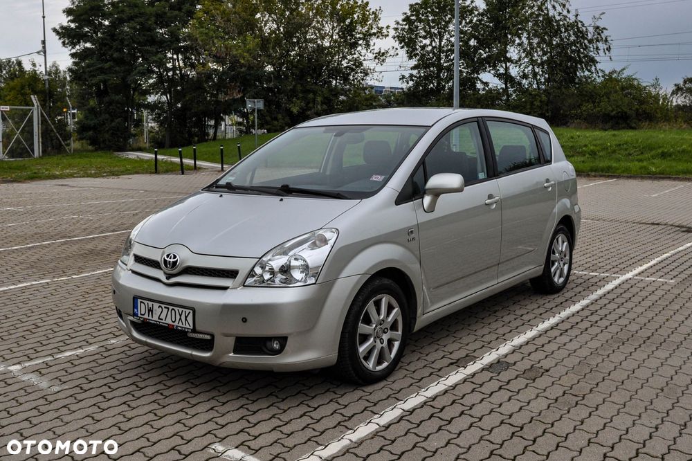 Toyota Corolla Verso, 2004