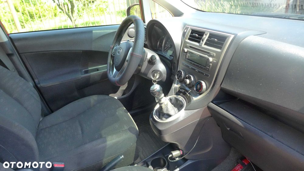 Subaru Trezia - 4