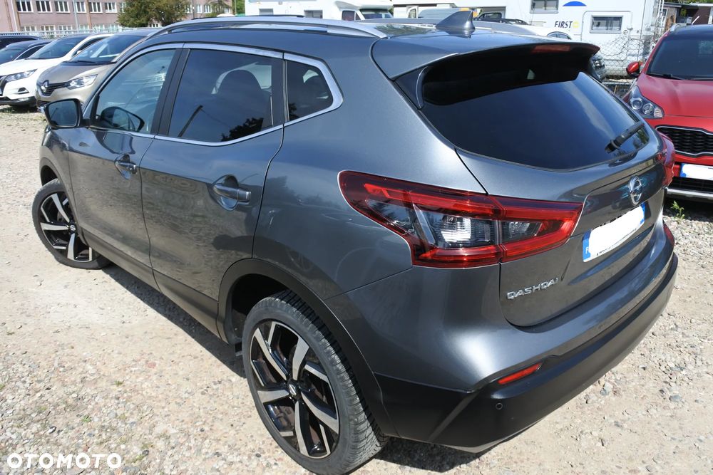 Nissan Qashqai 1.2 DIG-T Xtronic TEKNA+ - 4