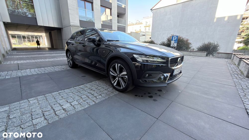 Volvo V60 Cross Country B5 B AWD Plus - 2