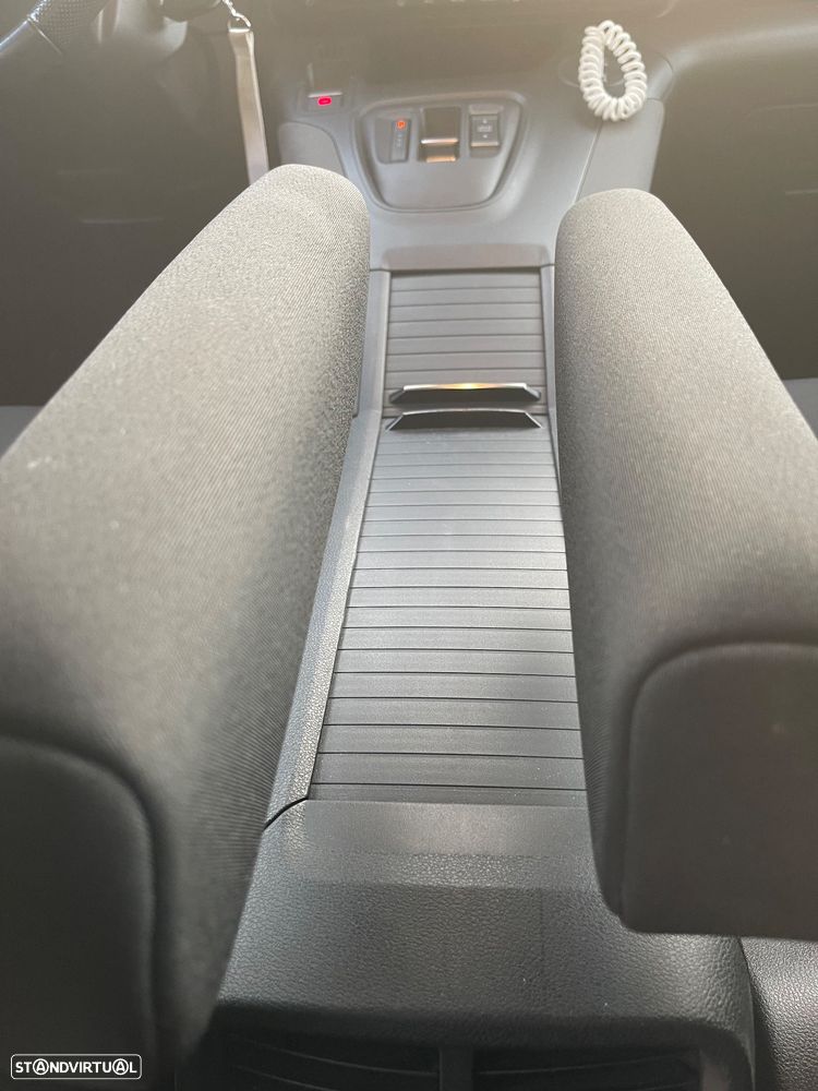 Peugeot e-Rifter 50 kWh Long GT - 12