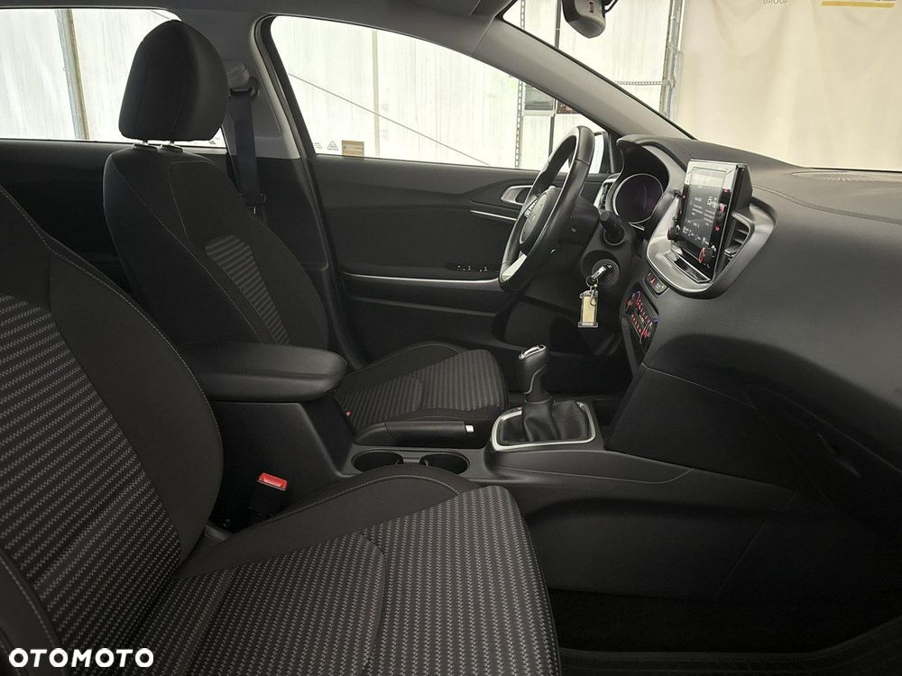 Kia Ceed - 22