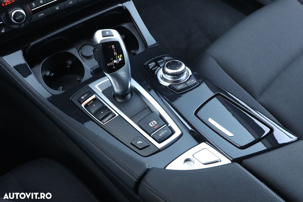 BMW Seria 5 520d Aut. - 26