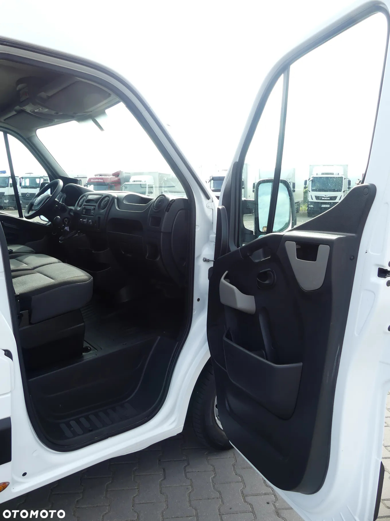 Renault MASTER / PODNOŚNIK KOSZOWY / ZWYŻKA 12M / - 25