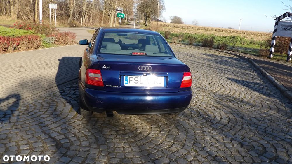 Audi A4 Limousine - 5