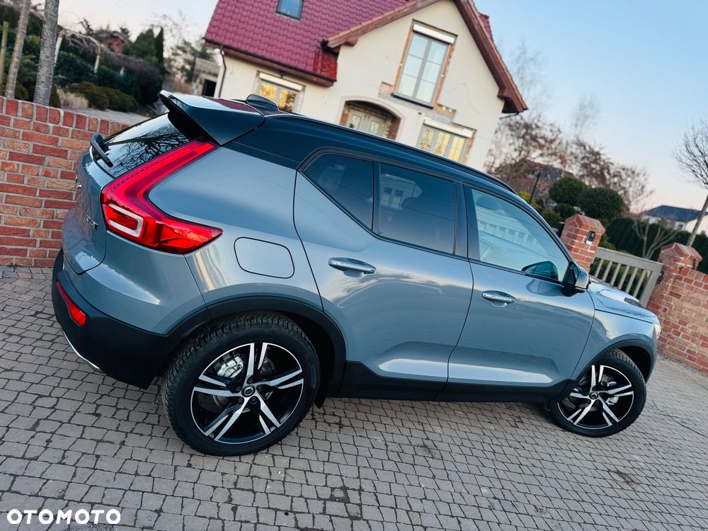 Volvo XC 40 D4 AWD Geartronic R-Design - 34