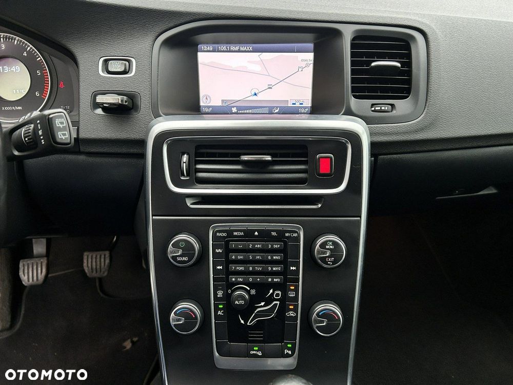 Volvo V60 D2 Momentum - 20