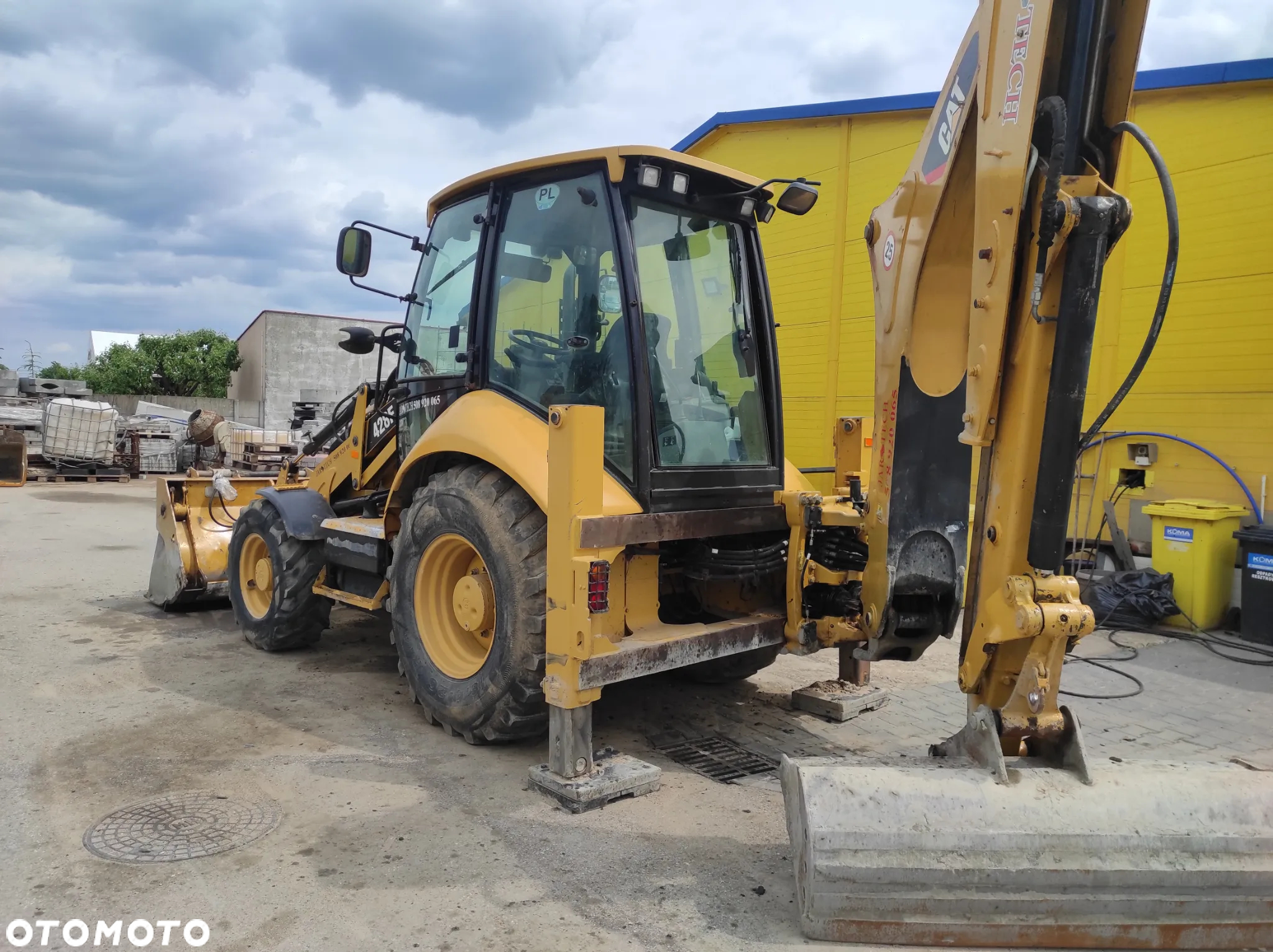 Caterpillar 428F - 12