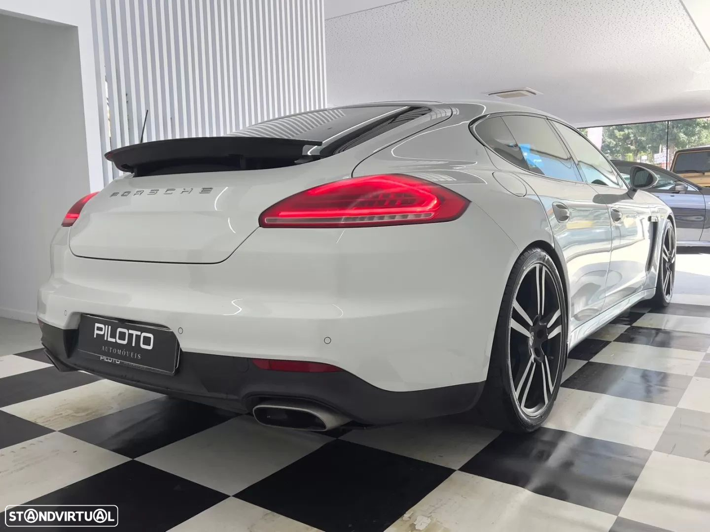 Porsche Panamera Edition - 8