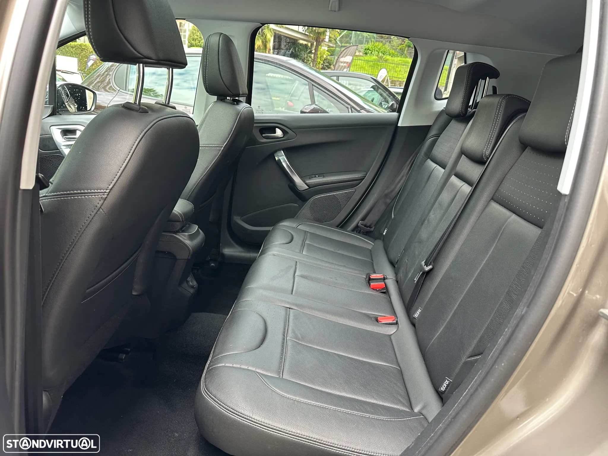Peugeot 2008 1.2 PureTech Allure EAT6 - 9