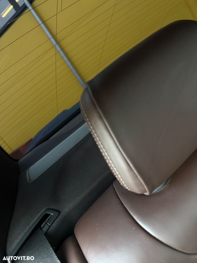 BMW Seria 5 530i xDrive AT - 32